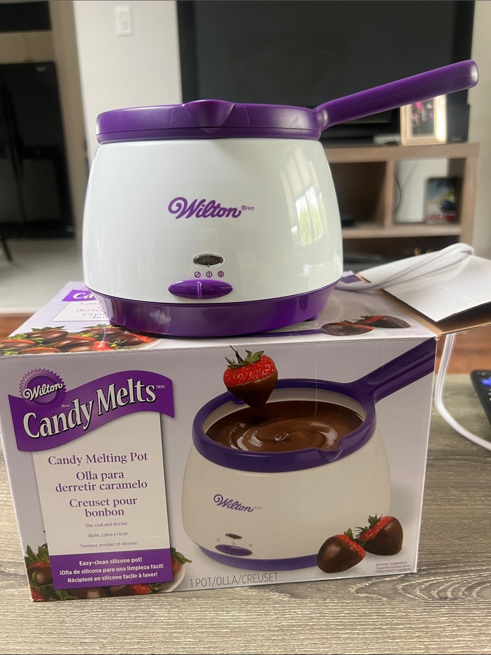 Wilton White and Purple Candy Melting Pot